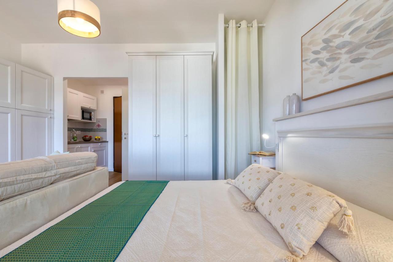 Top Floor Gulf View Apartment Όλμπια Εξωτερικό φωτογραφία