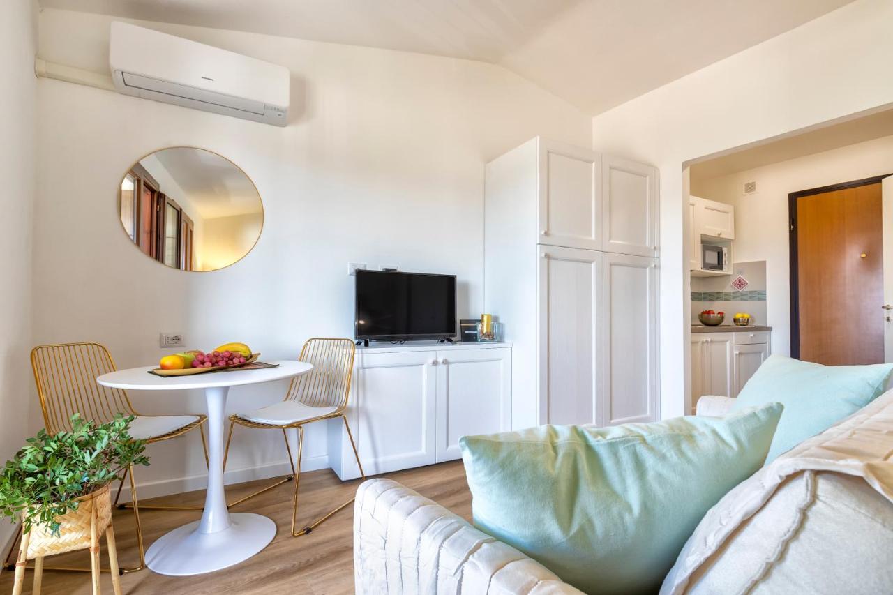 Top Floor Gulf View Apartment Όλμπια Εξωτερικό φωτογραφία